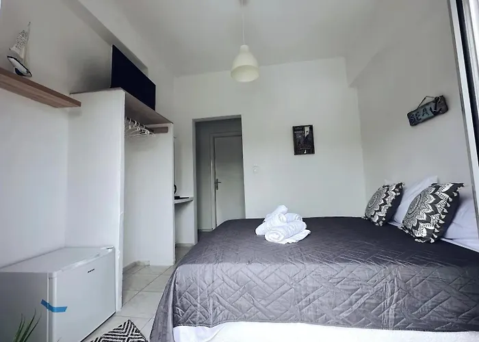 Konukevi Nicole Santorini 3*