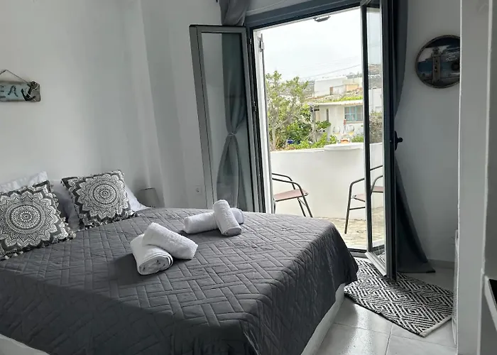 Nicole Santorini 3* Vóthon