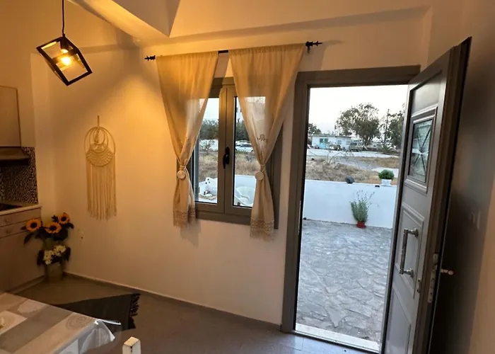 Konukevi Nicole Santorini