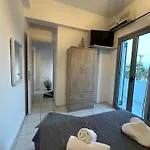 Gæstehus Nicole Santorini Vóthon